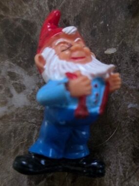 Vintage Ferrereo Kinder suprise gnomes  1992 figure 1" tall